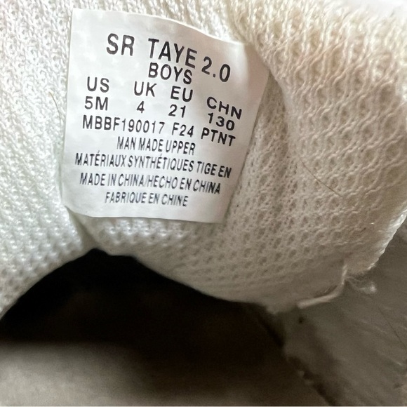 Stride Rite Taye 2.0 Shoes Size 5 White Boys Girls Unisex Walker Sneakers Velcro - Picture 9 of 9